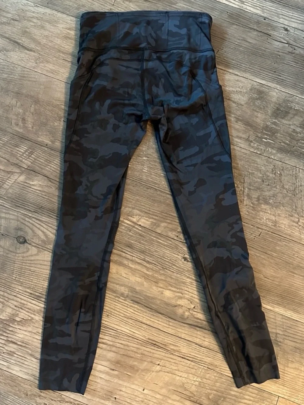 Lululemon Align Capri Leggings - Black Camo , Size 4,